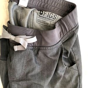 Grey L FIGS jogger scrubs